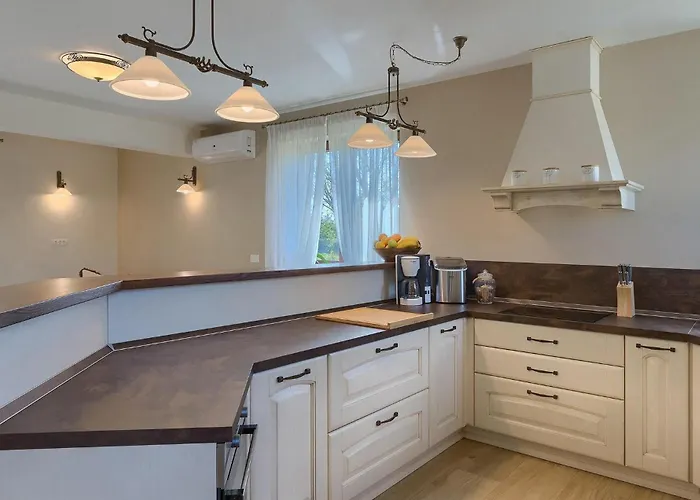 Campagna Nyaraló Póla